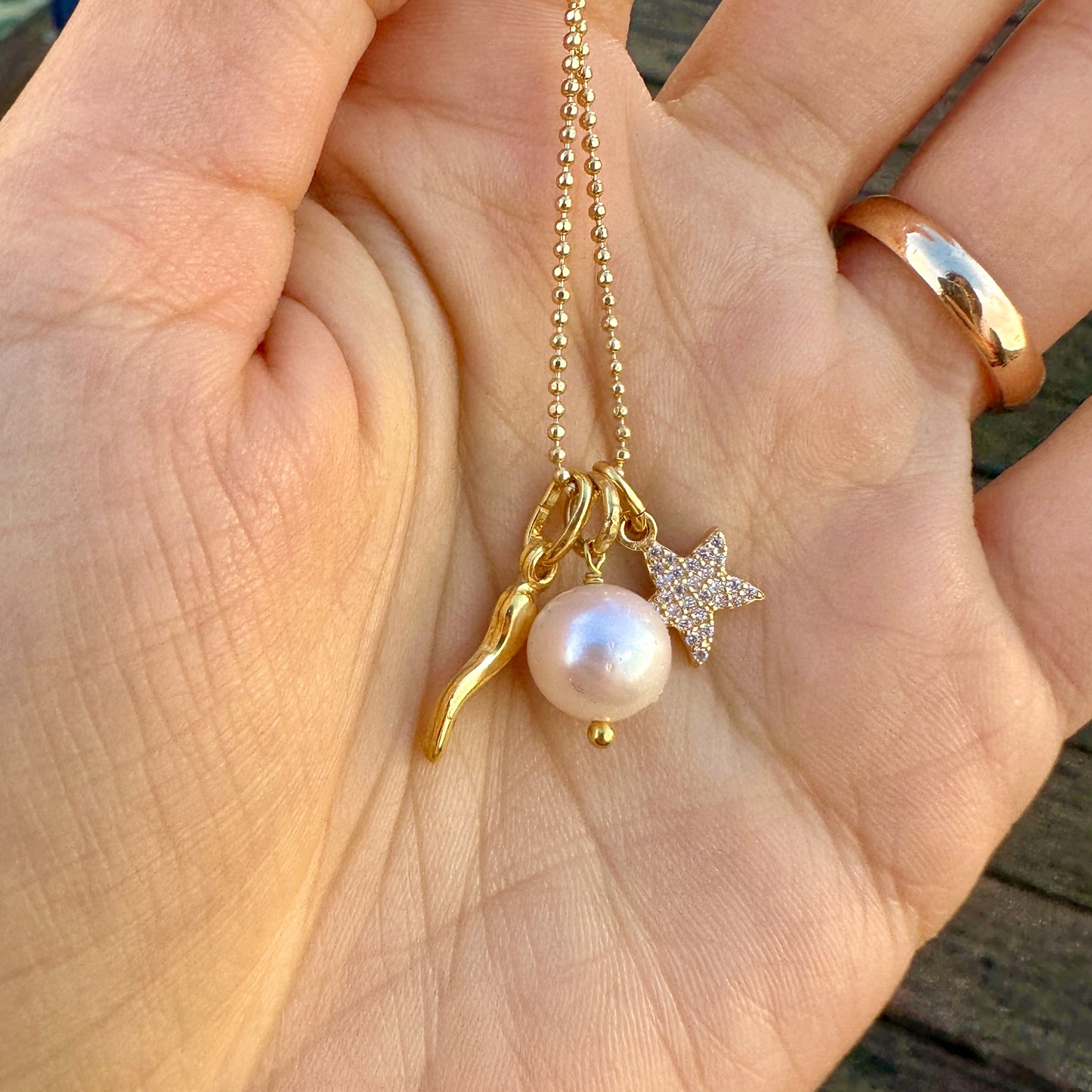Shiny Pearl Pendant