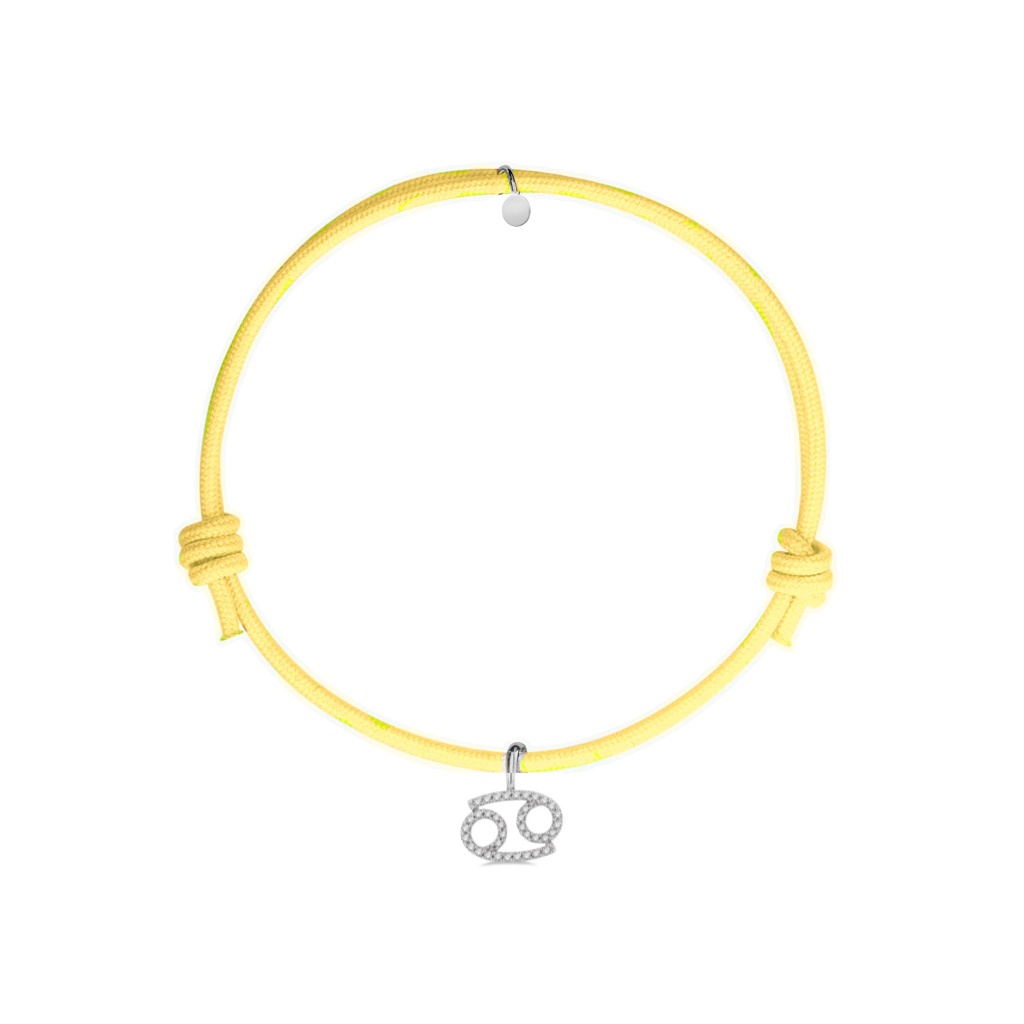 bracciale con cordino giallo e ciondolo segno zodiacale cancro in argento 925 e zirconi