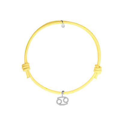 bracciale con cordino giallo e ciondolo segno zodiacale cancro in argento 925 e zirconi