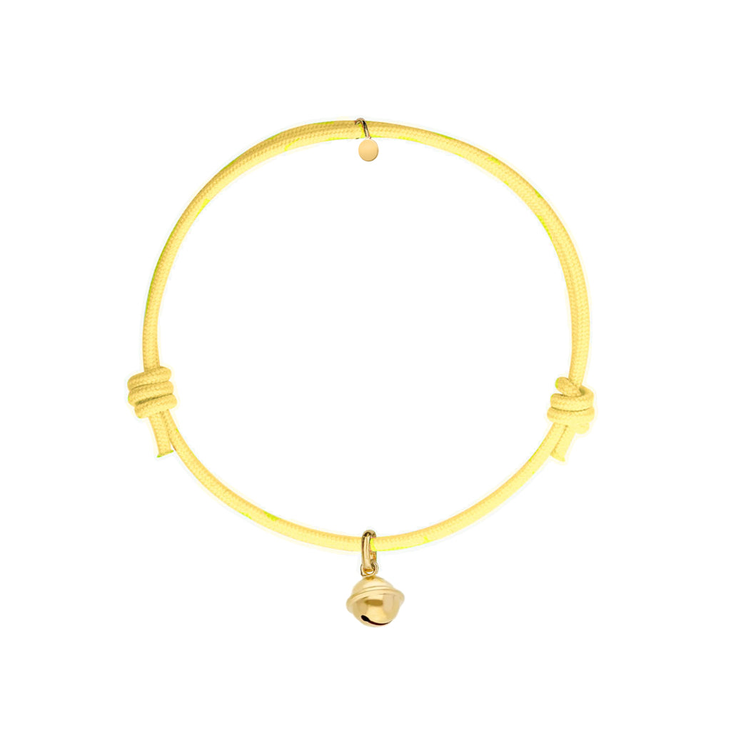 bracciale con cordino giallo e ciondolo campanella portafortuna dorato