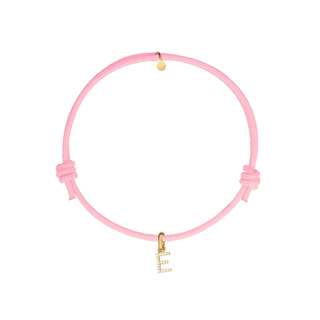 bracciale in cotone rosa con ciondolo iniziale dorata e zirconi