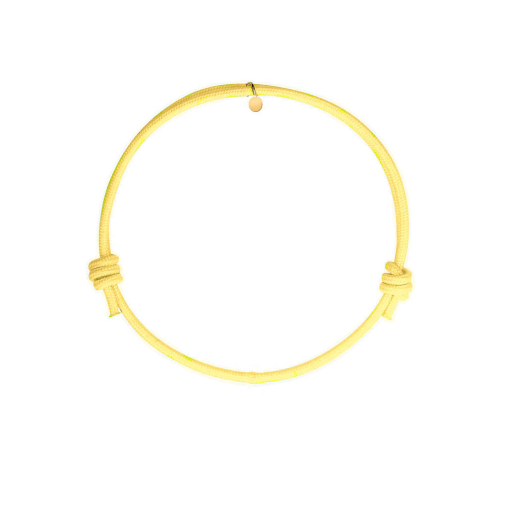 bracciale con cordino giallo personalizzabile su cui aggiungere il tuo ciondolo 