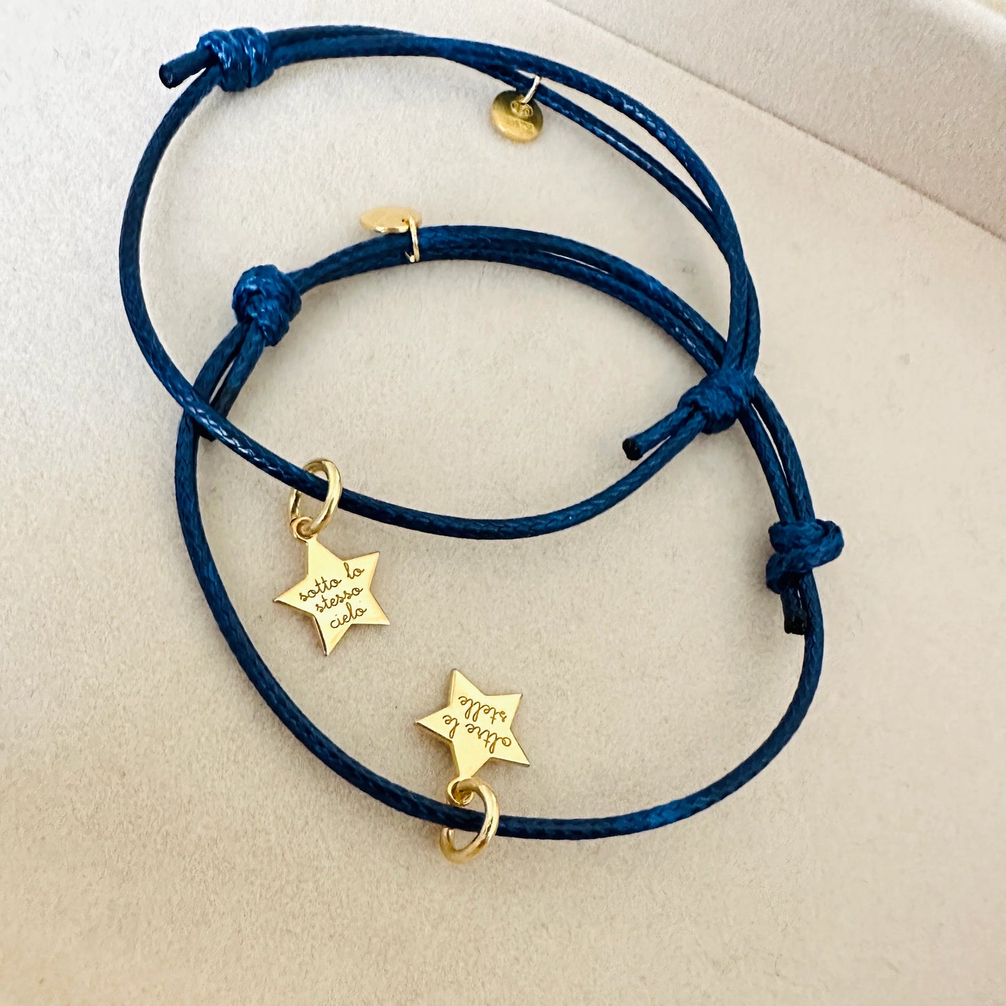 bracciali cordino blu con ciondoli a forma di stella dorata con incisione scritta personalizzata