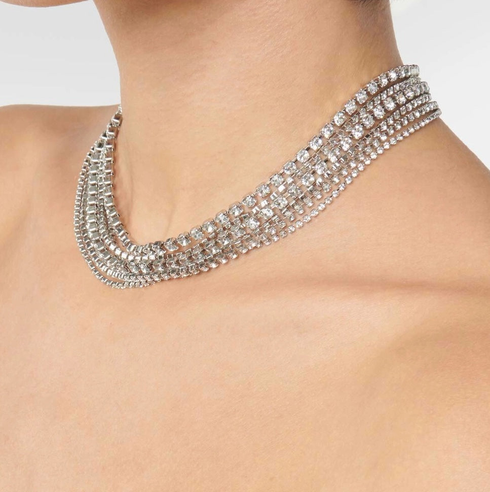 collana file di swarovski luminose indossata