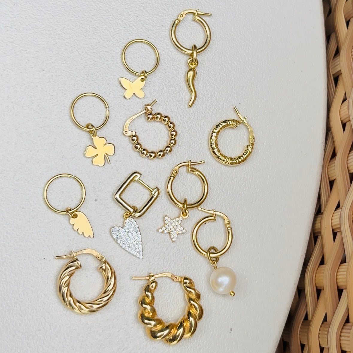 orecchini dorati minimal in argento 925 componibili con charms personalizzabili dorati