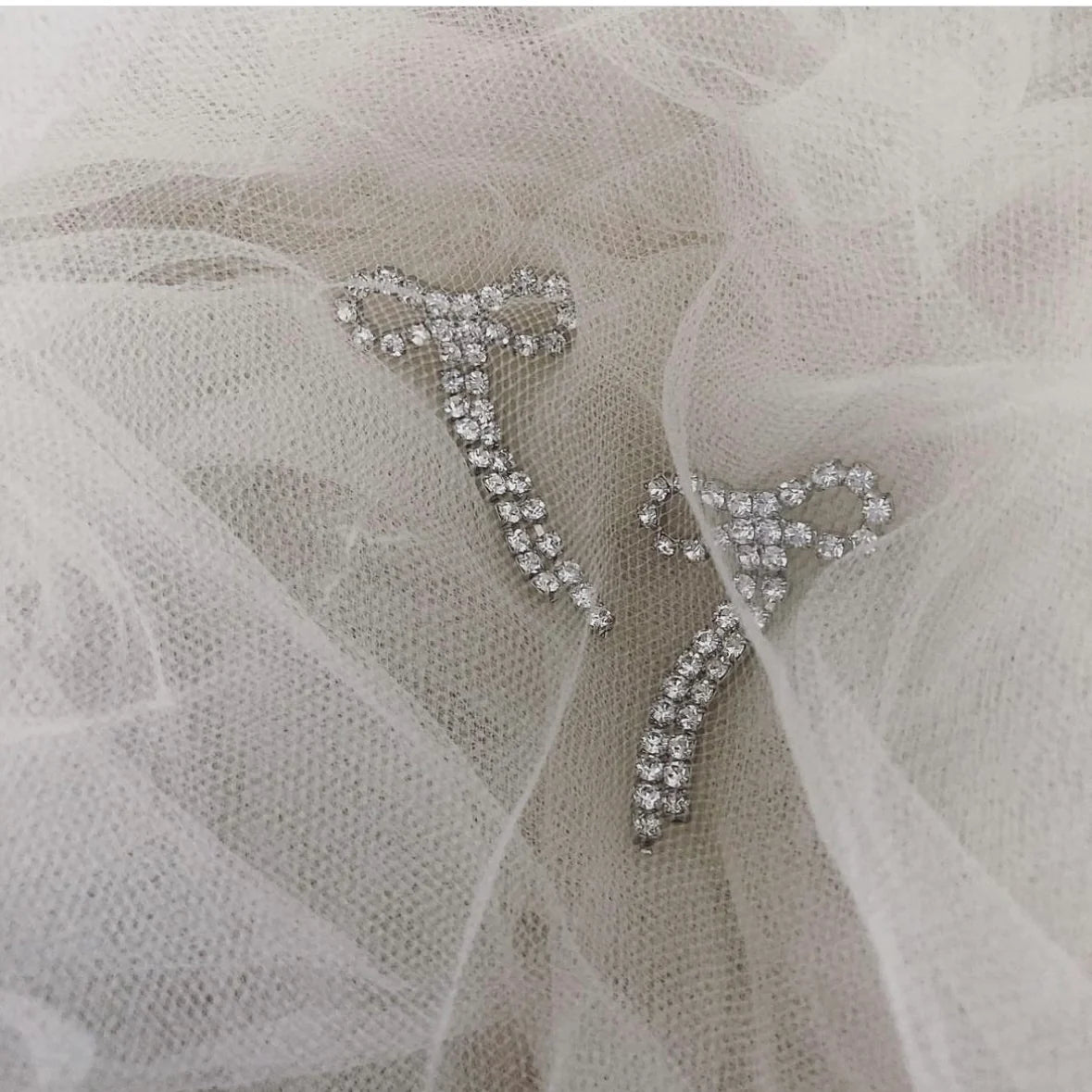 orecchini a forma di fiocco lungo morbido da sposa con swarovski trasparenti luminosi